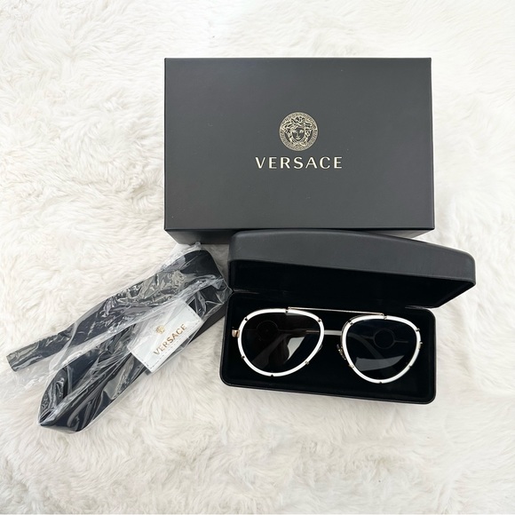 Versace Women’s Sunglasses VE2232 61 - Picture 1 of 3
